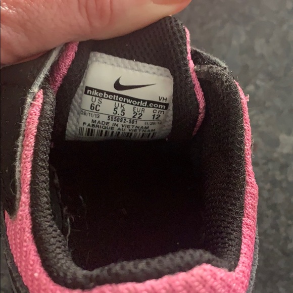 Girls Nike Sneakers - Picture 2 of 4